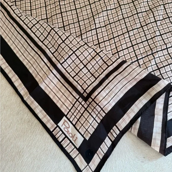 Vintage Paoli signed scarf Elegant Brown and cream Checkered scarf - Picture 2 of 6